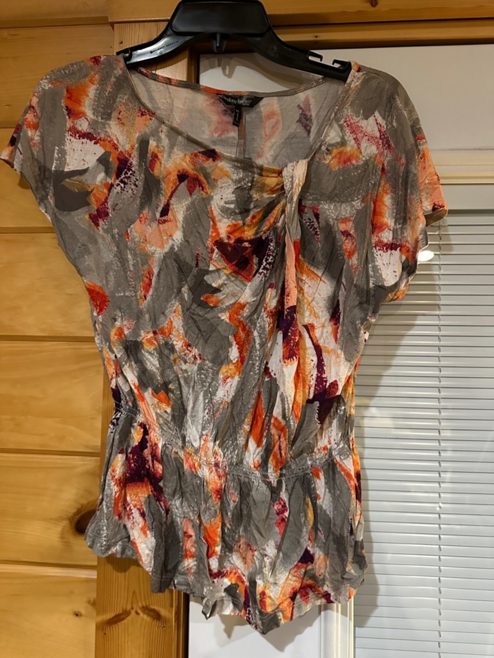 Daisy Fuentes Gray, Orange & Burgundy Abstract Print Blouse